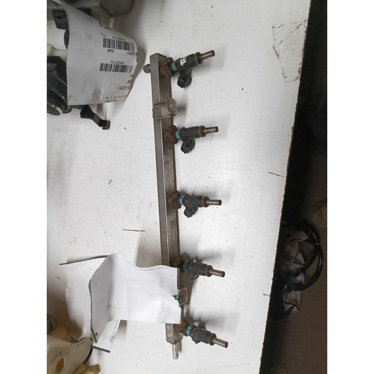 Used Misc Fuel Injection Parts JETTA EXCEPT GLI 05 06 07 08 09 10 11 12 13 14 - photo 1