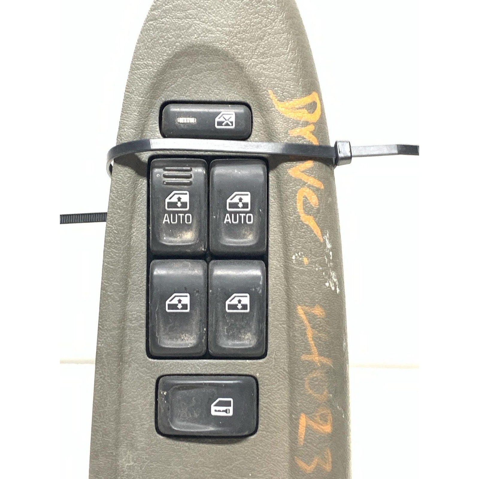 Door Switch Front TRAILBLAZER 02 03 04 See Pics for Imperfections