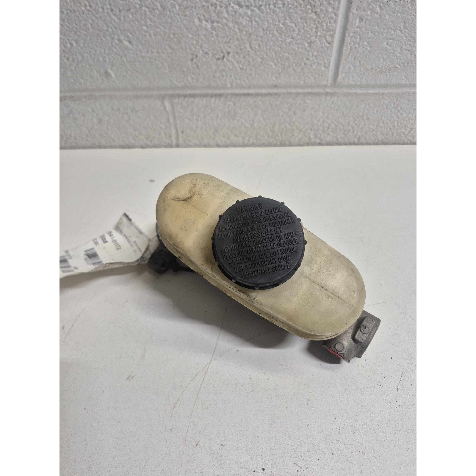 Master Cylinder FORD CROWN VICTORIA 01 02 03 04 05 06 07 08 09 10 11