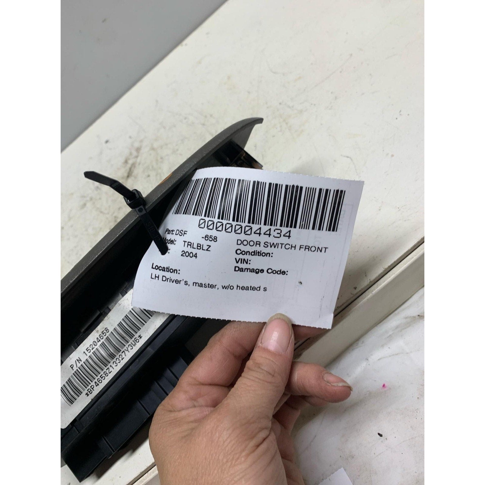 Door Switch Front TRAILBLAZER 02 03 04 See Pics for Imperfections