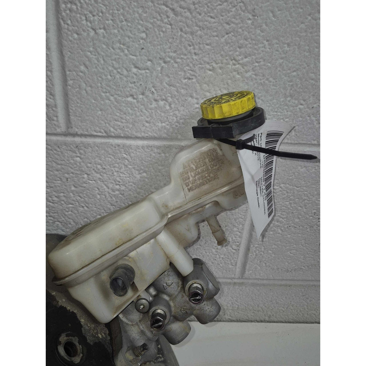 Used Master Cylinder JEEP COMPASS 07 08 09 10 11 12 13 14 15 16 17 - photo 1