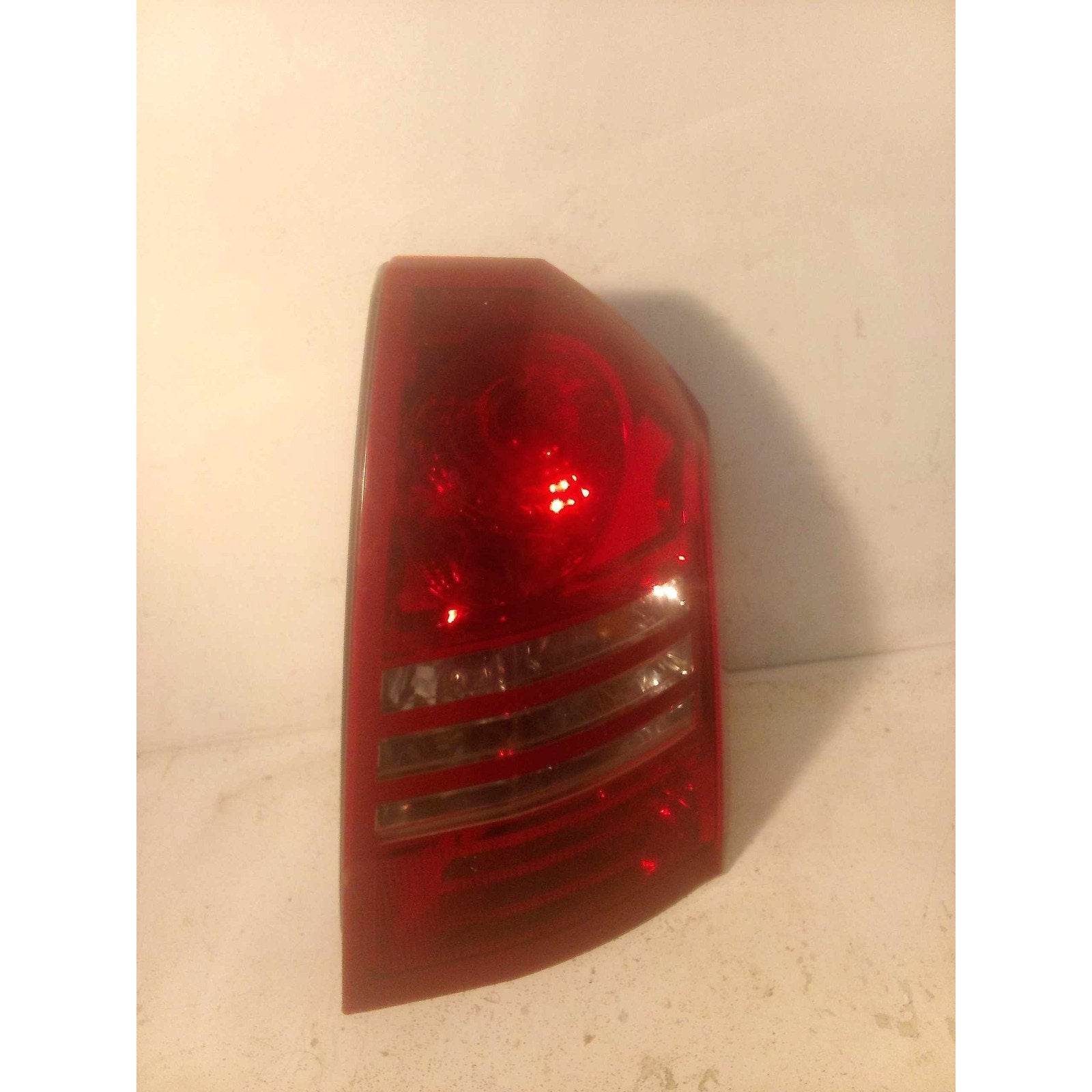 Tail Light Assembly CHRYSLER 300 Right 05 06 07 See Pics